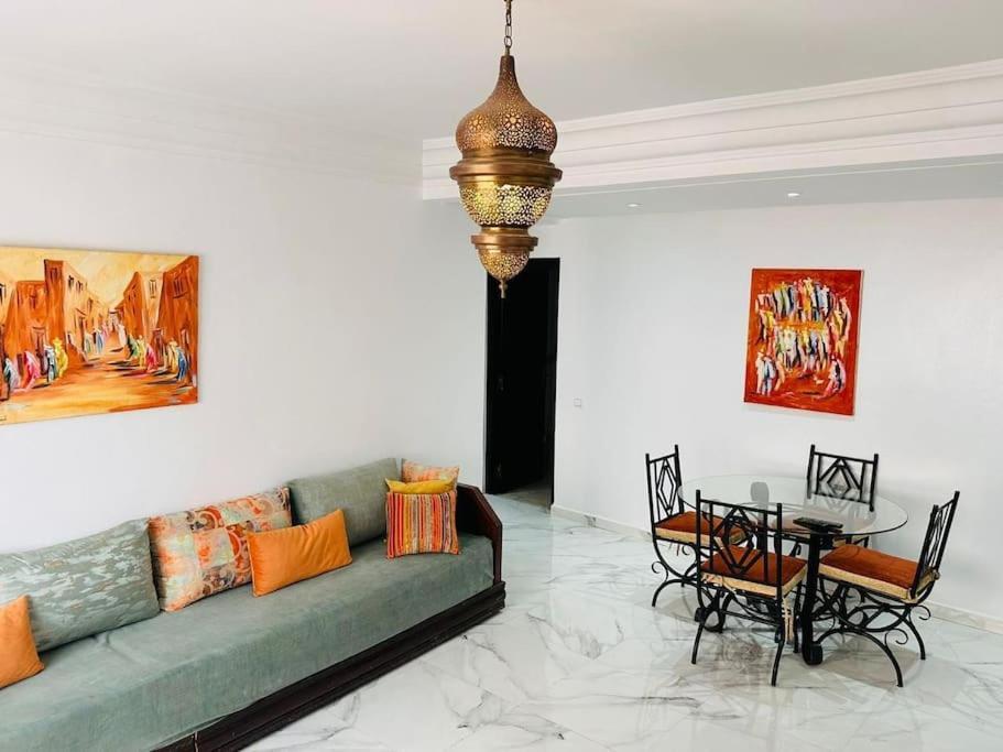 Charmant Appartement Avec Piscine 2Chambres Au Coeur De Gueliz Marrakesh Exteriör bild